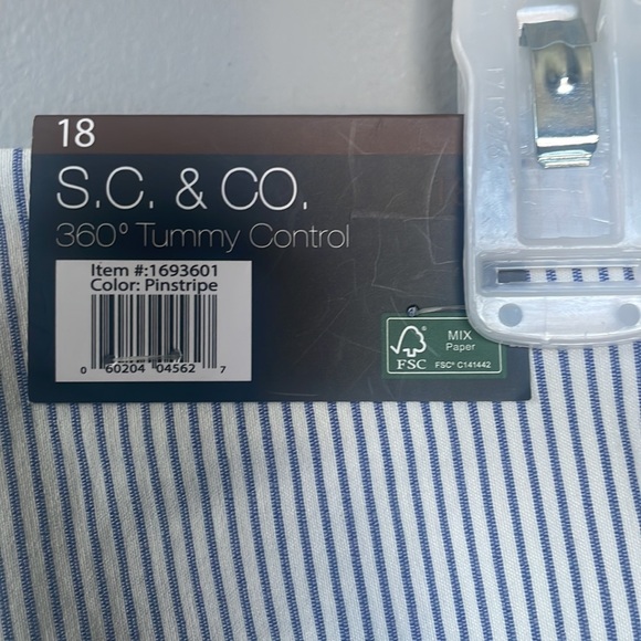 NWT S.C & CO size 18 Pinstripe 360 degrees Tummy control Capri Pants golf prep - Picture 6 of 9